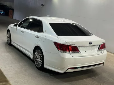 TOYOTA CROWN MAJESTA