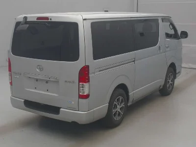 TOYOTA REGIUS VAN