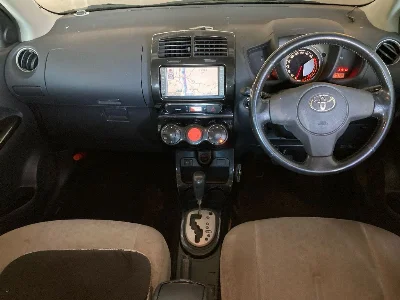 TOYOTA IST
