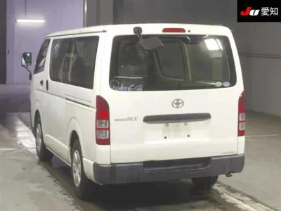 TOYOTA REGIUS VAN