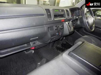 TOYOTA REGIUS VAN