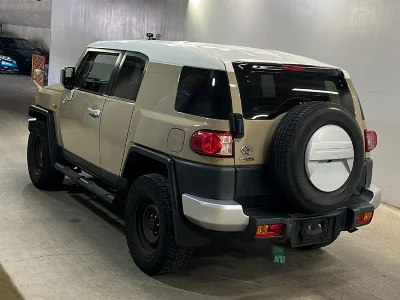 TOYOTA FJ CRUISER