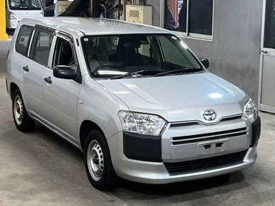 TOYOTA SUCCEED