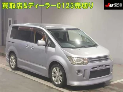MITSUBISHI DELICA D5