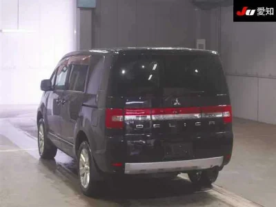 MITSUBISHI DELICA D5