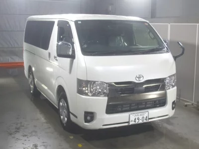 TOYOTA HIACE VAN