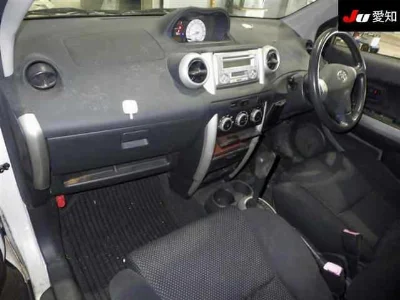 TOYOTA IST