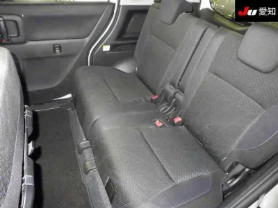 MITSUBISHI DELICA D2