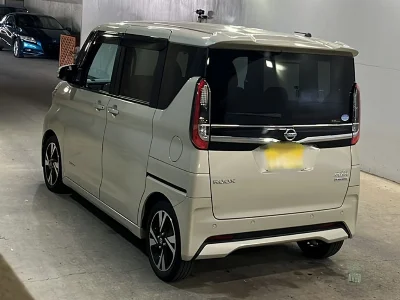 NISSAN ROOX