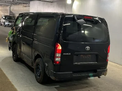 TOYOTA HIACE VAN