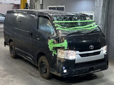 TOYOTA HIACE VAN