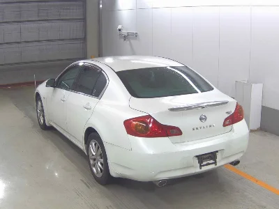 NISSAN SKYLINE