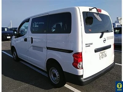 NISSAN NV200