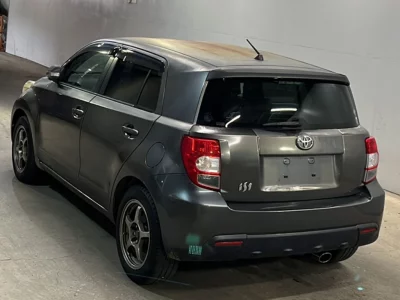 TOYOTA IST