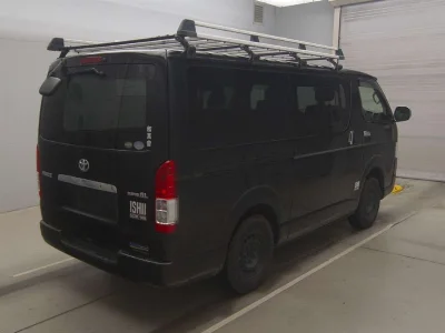 TOYOTA HIACE VAN