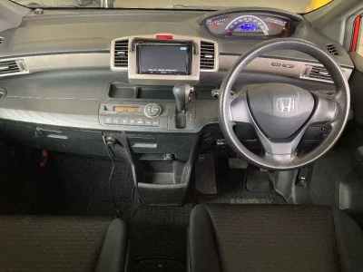 HONDA FREED SPIKE