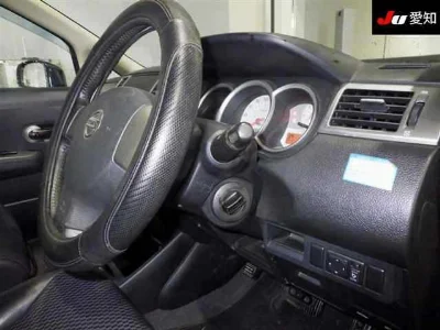 NISSAN TIIDA