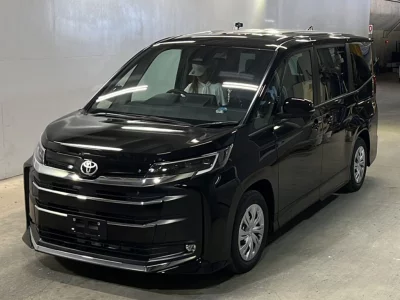 TOYOTA NOAH