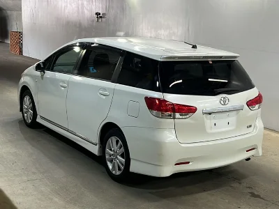 TOYOTA WISH
