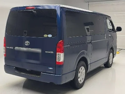 TOYOTA REGIUS VAN