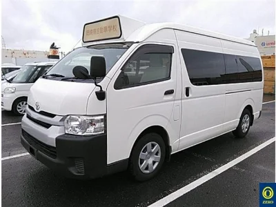 TOYOTA HIACE