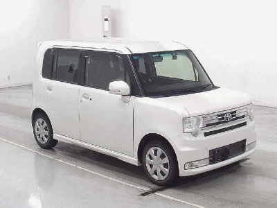 TOYOTA PIXIS SPACE
