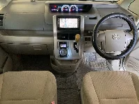 Цена авто Toyota Noah с аукционов Японии, номер кузова ZRR70G, пробег 137 000, оценка 2