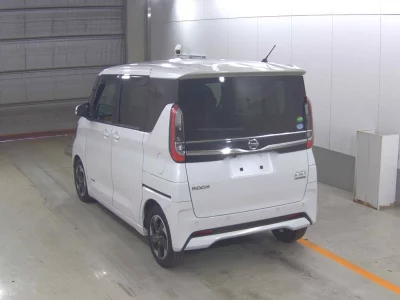 NISSAN ROOX