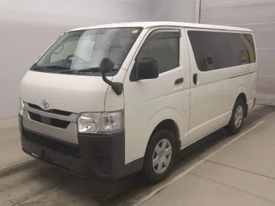 TOYOTA HIACE VAN