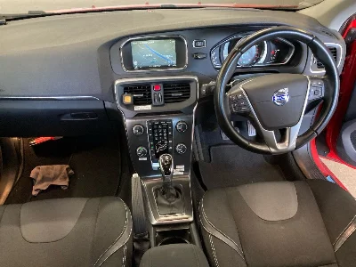 VOLVO V40
