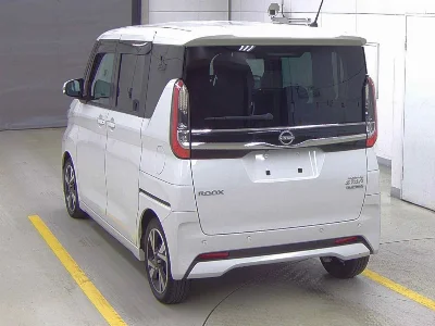 NISSAN ROOX