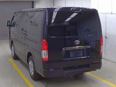 TOYOTA HIACE VAN