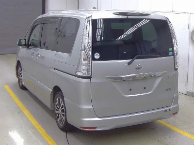 NISSAN SERENA
