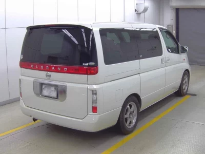 NISSAN ELGRAND