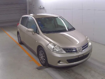 NISSAN TIIDA