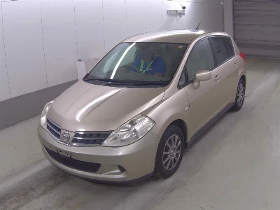 NISSAN TIIDA