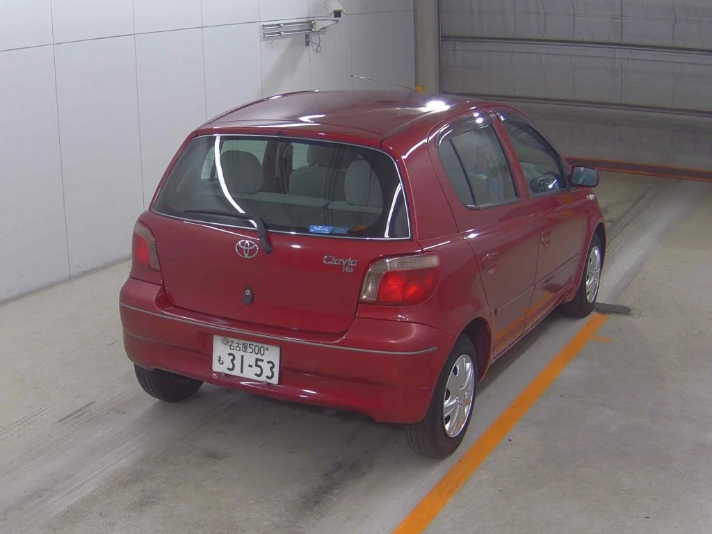 Toyota Vitz  с аукциона в Японии