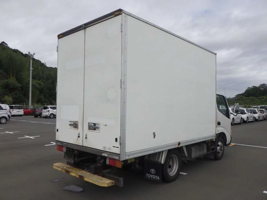 Toyota ToyoAce  с аукциона в Японии