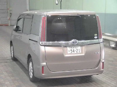 TOYOTA NOAH