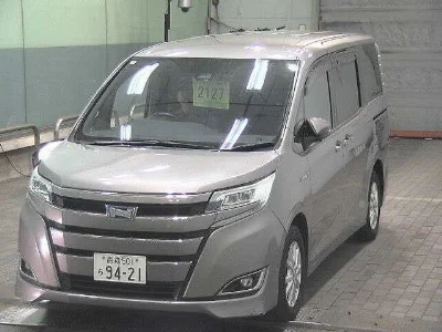 TOYOTA NOAH
