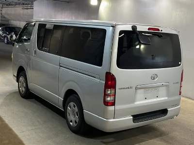 TOYOTA REGIUS VAN