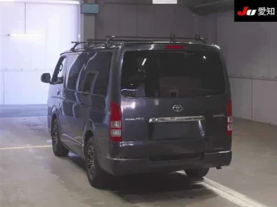 TOYOTA REGIUS VAN
