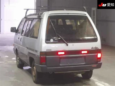 NISSAN LARGO