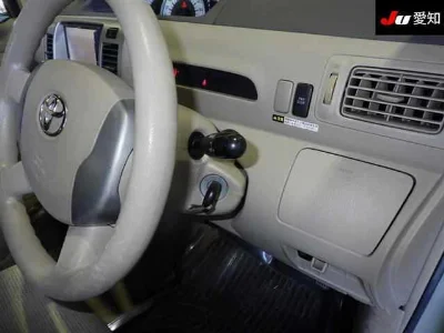 TOYOTA RAUM