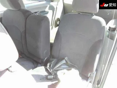 MITSUBISHI GRANDIS