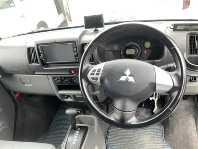 MITSUBISHI MINICAB