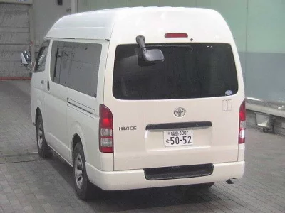 TOYOTA HIACE VAN