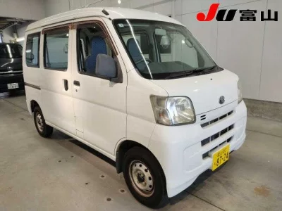 TOYOTA PIXIS VAN