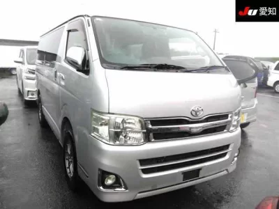 TOYOTA HIACE VAN