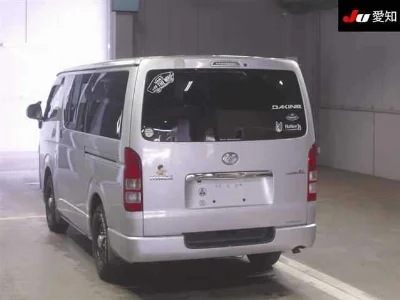 TOYOTA HIACE VAN